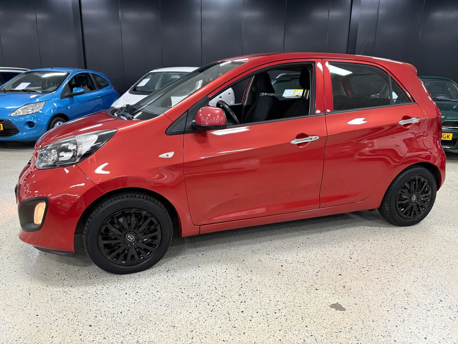 Kia Picanto (2011) — foto 1