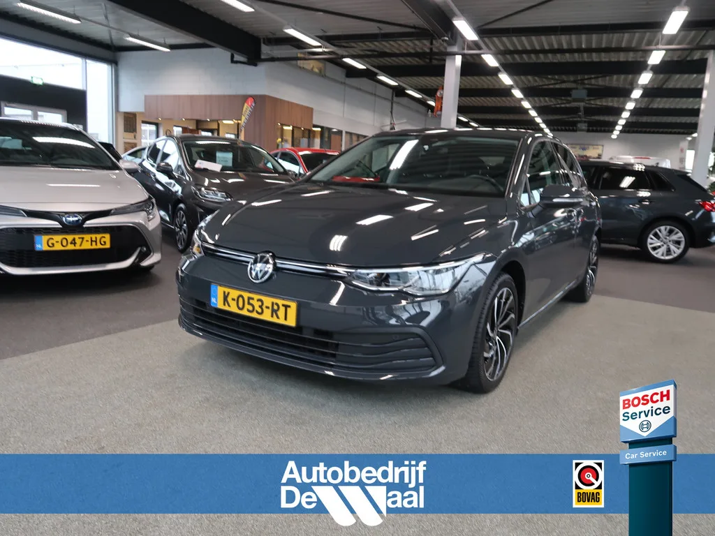 Volkswagen Golf (2021) — foto 1