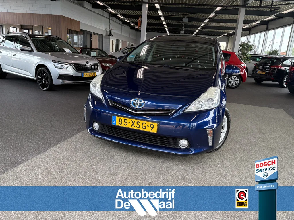 Toyota Prius Wagon (2012) — foto 1