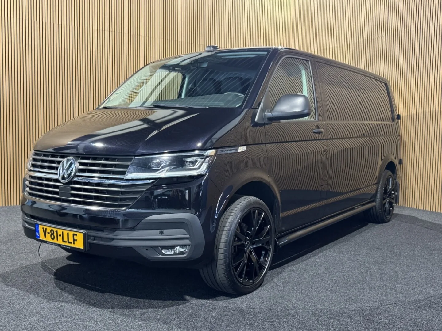 Volkswagen Transporter (2021) — foto 1