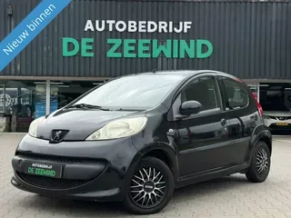 Peugeot 107 (2009) — foto 1