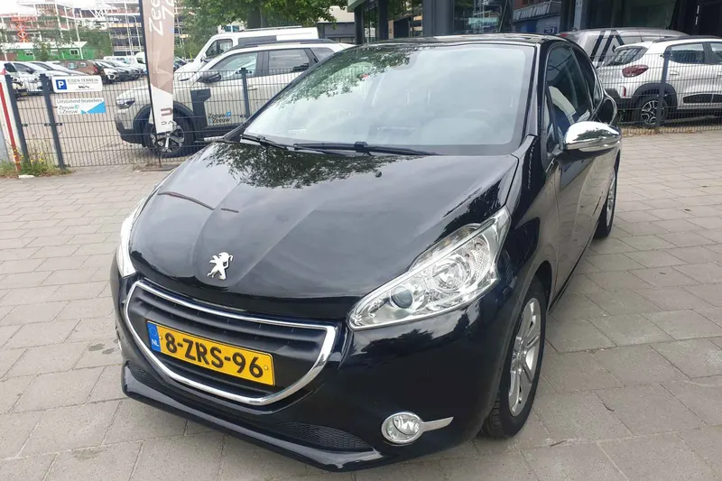 Peugeot 208 (2015)