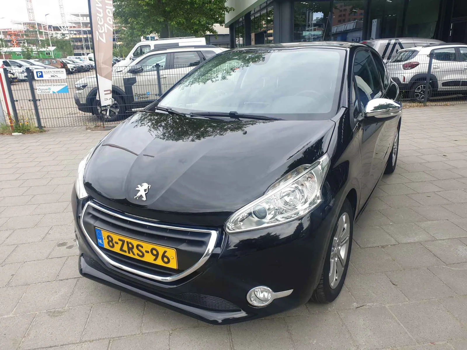 Peugeot 208 (2015) — foto 1