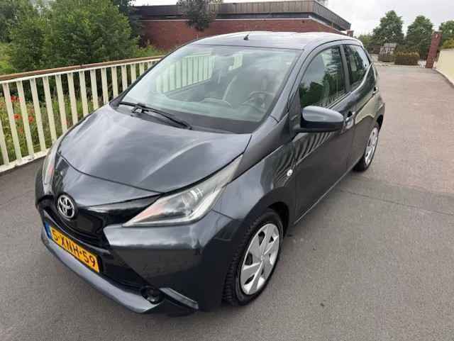 Toyota Aygo (2014) — foto 1