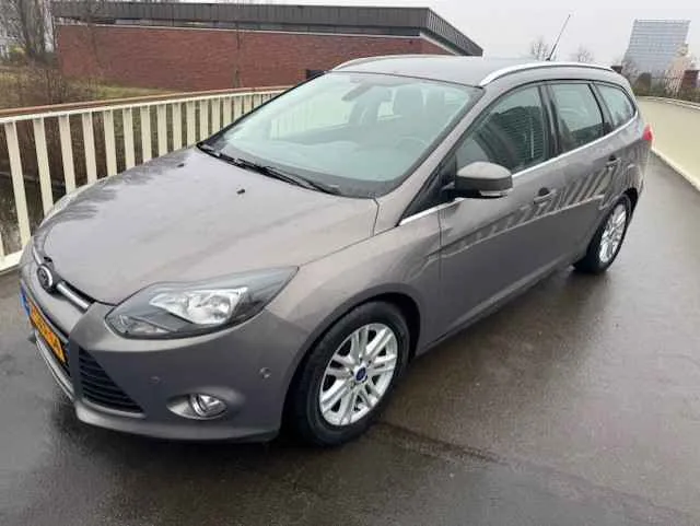 Ford Focus (2014) — foto 1