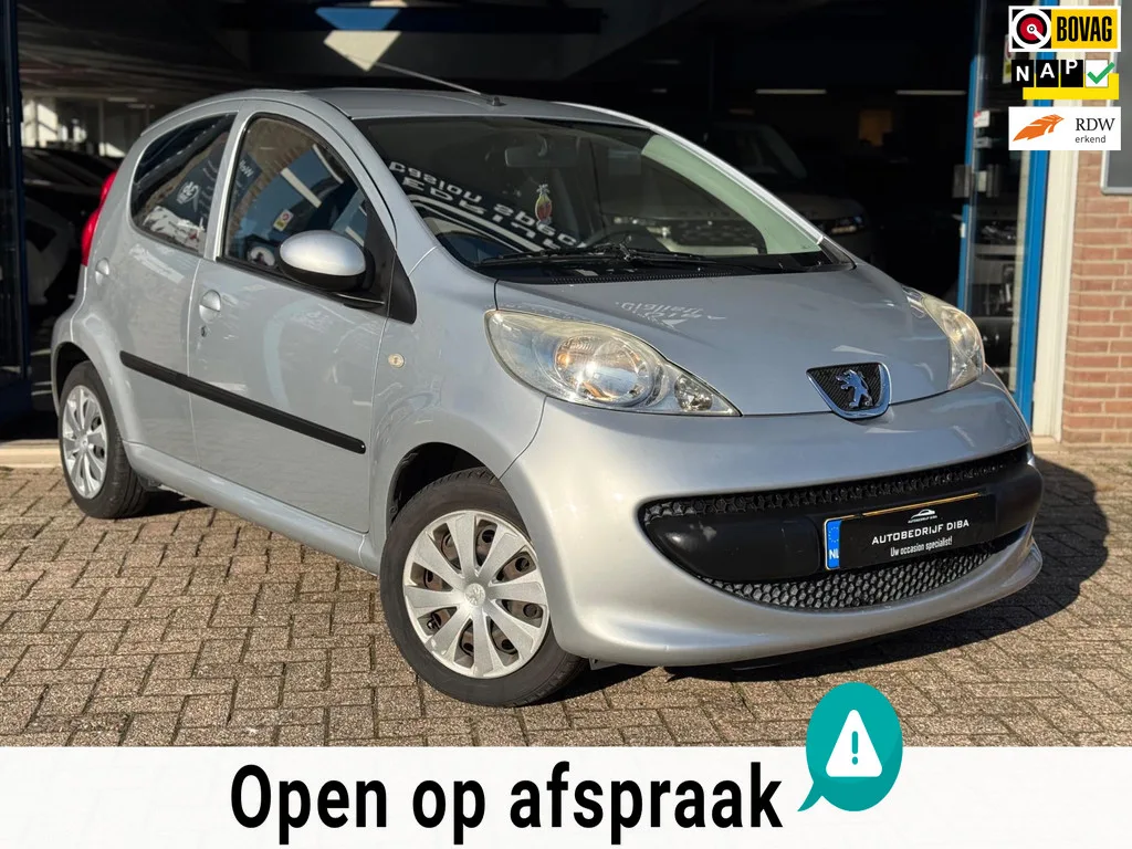 Peugeot 107 (2008) — foto 1