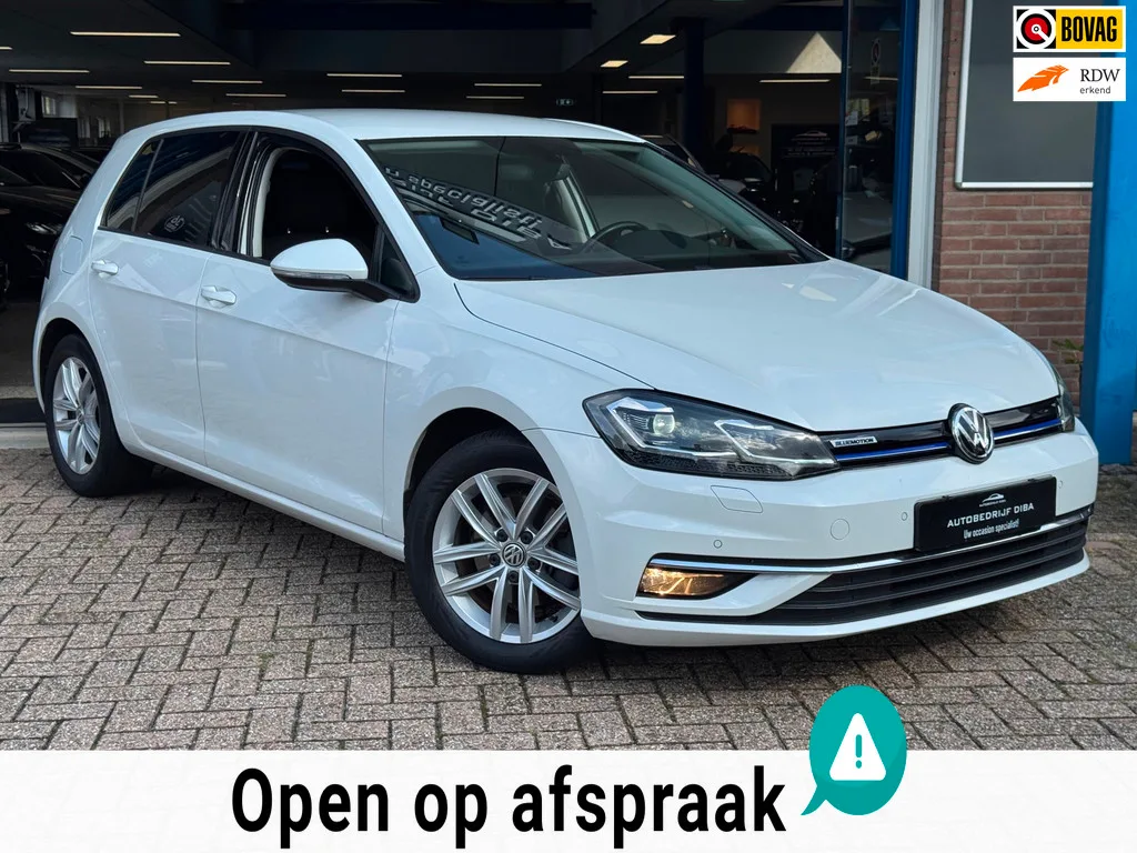 Volkswagen Golf (2019) — foto 1