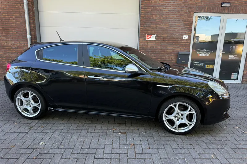Alfa Romeo Giulietta (2010)