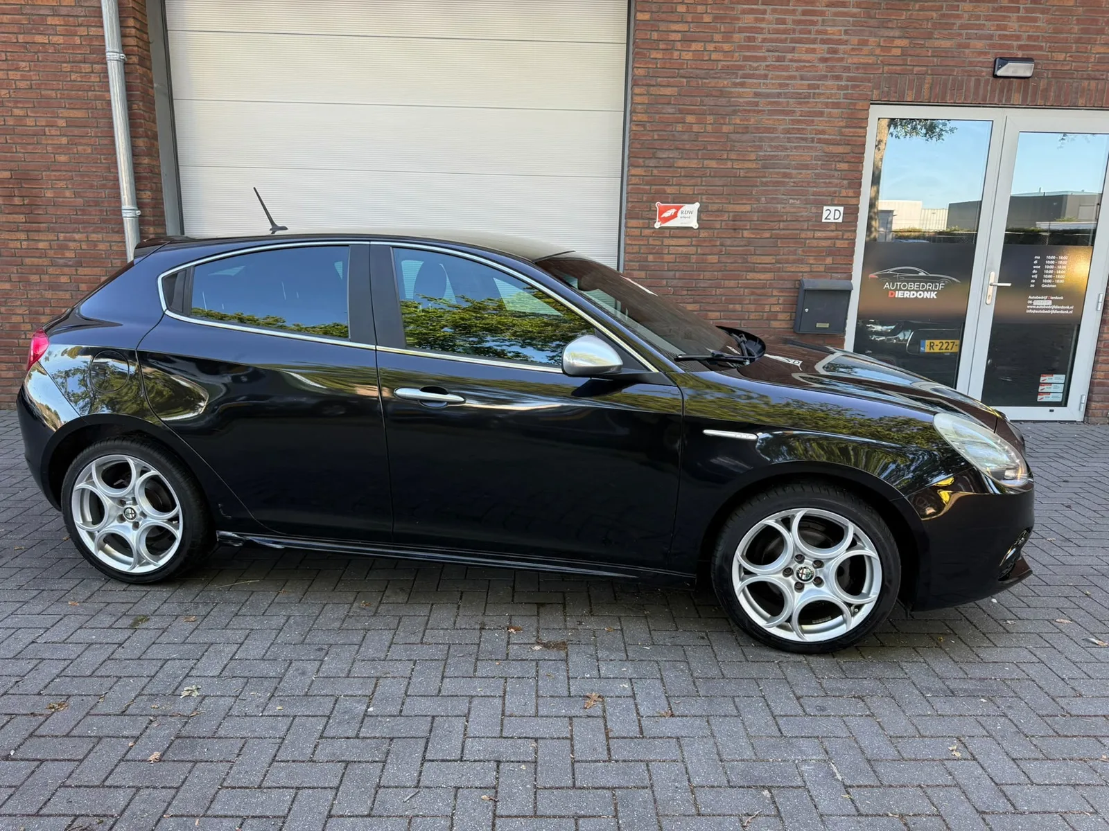 Alfa Romeo Giulietta (2010) — foto 1