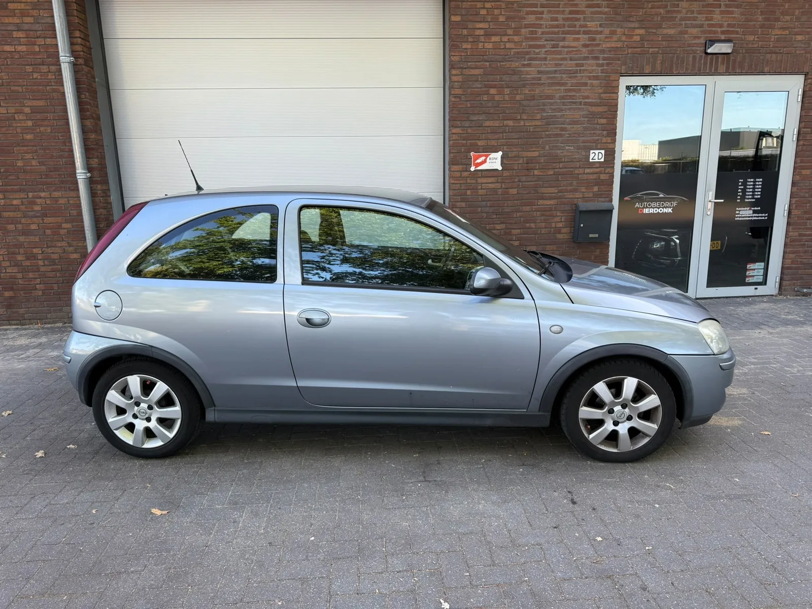Opel Corsa (2005) — foto 1