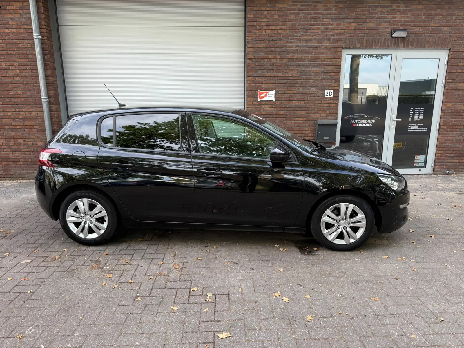 Peugeot 308 (2016) — foto 1