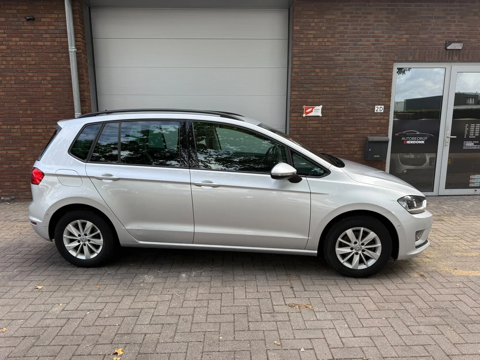 Volkswagen Golf Sportsvan (2015) — foto 1