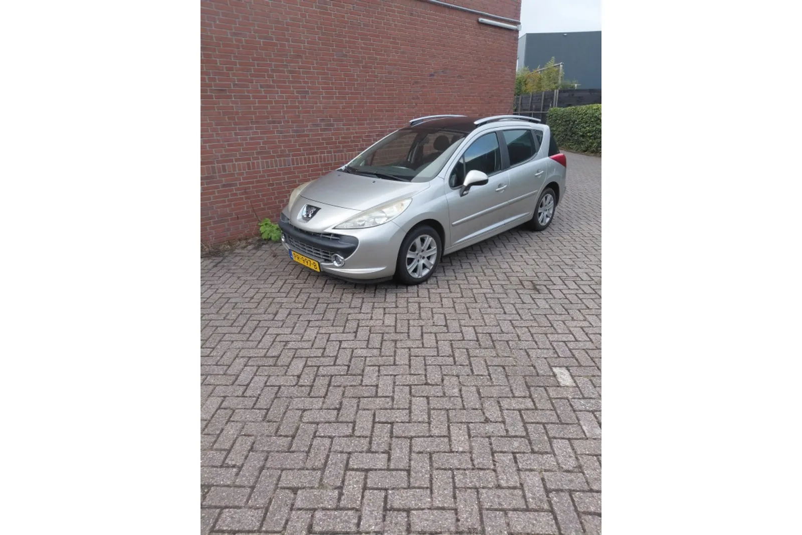 Peugeot 207 (2009) — foto 1