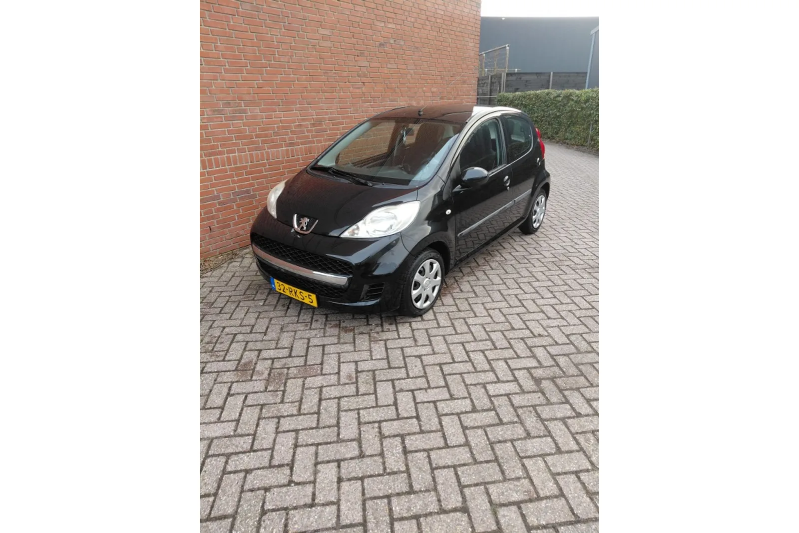 Peugeot 107 (2011) — foto 1