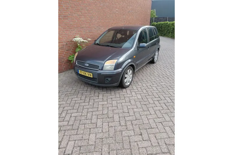 Ford Fusion (2007)