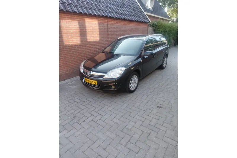 Opel Astra (2009)