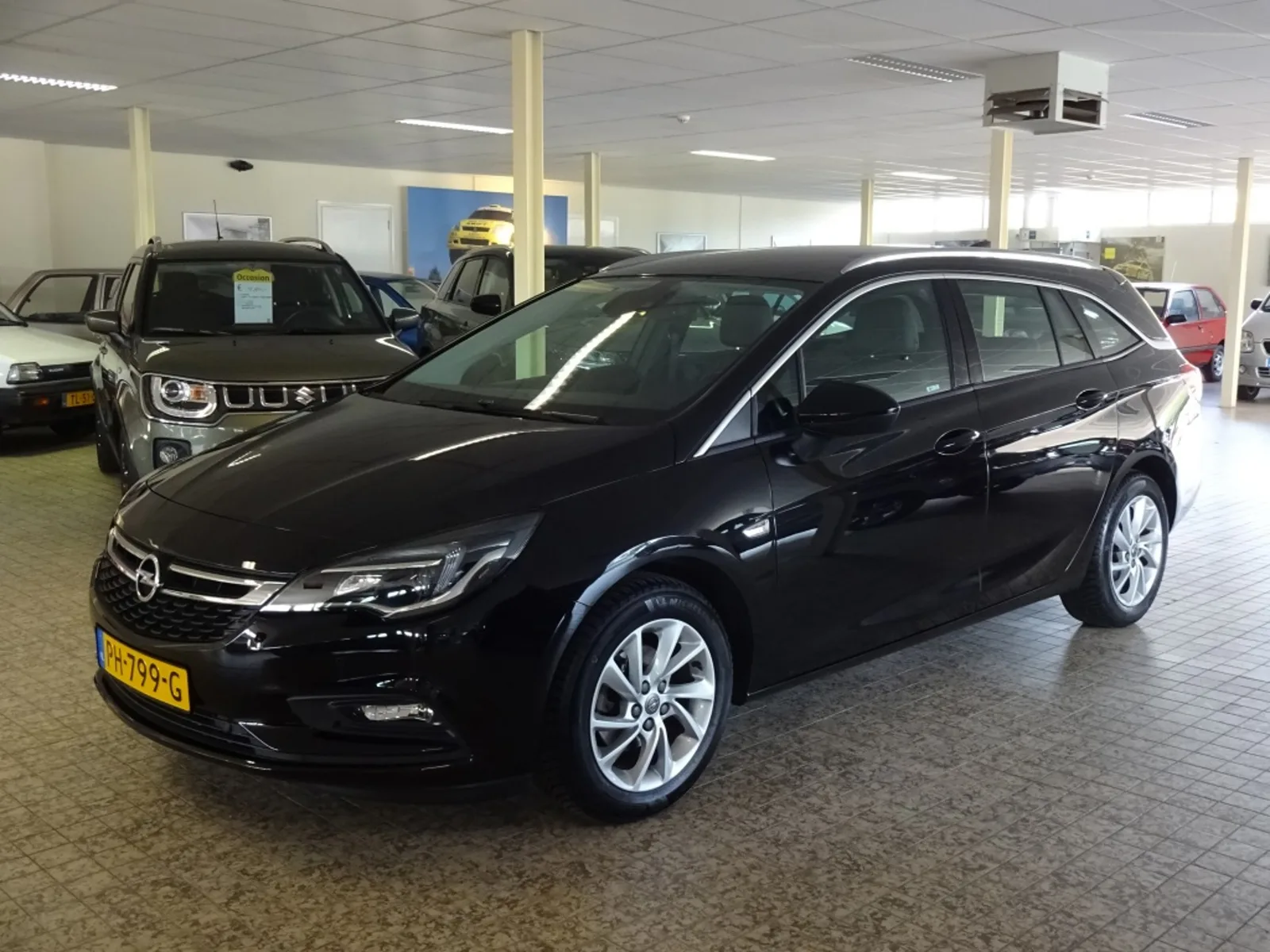 Opel Astra (2017) — foto 1