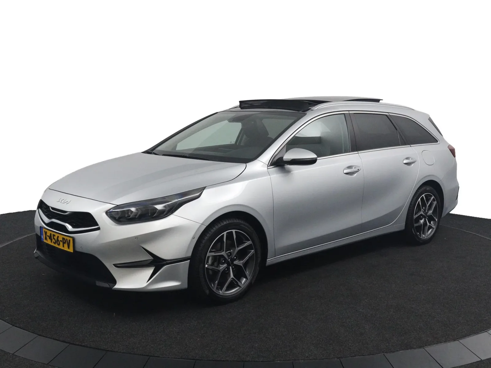 Kia Ceed (2024) — foto 1