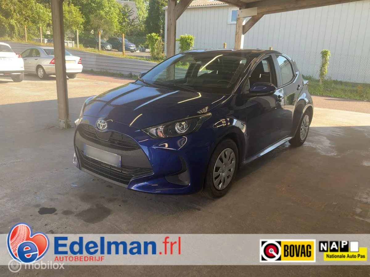 Toyota Yaris (2022) — foto 1