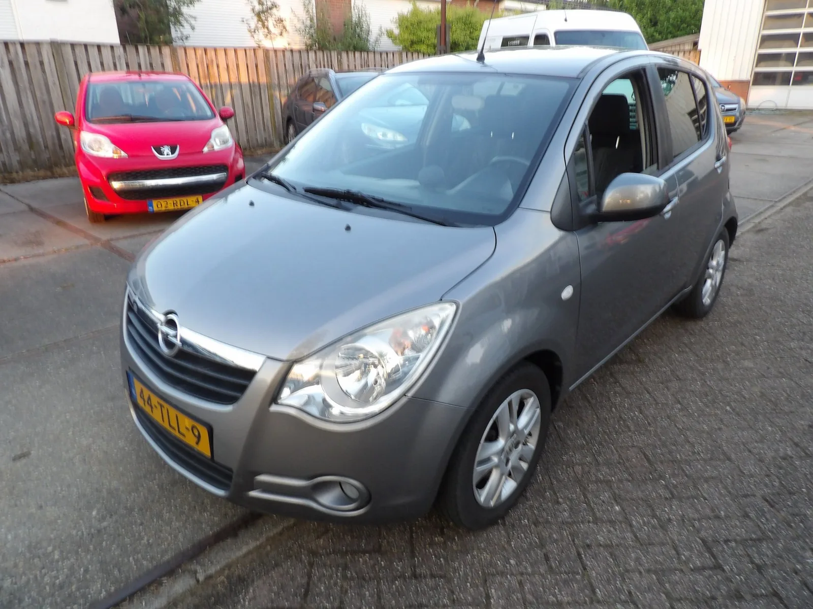 Opel Agila (2012) — foto 1