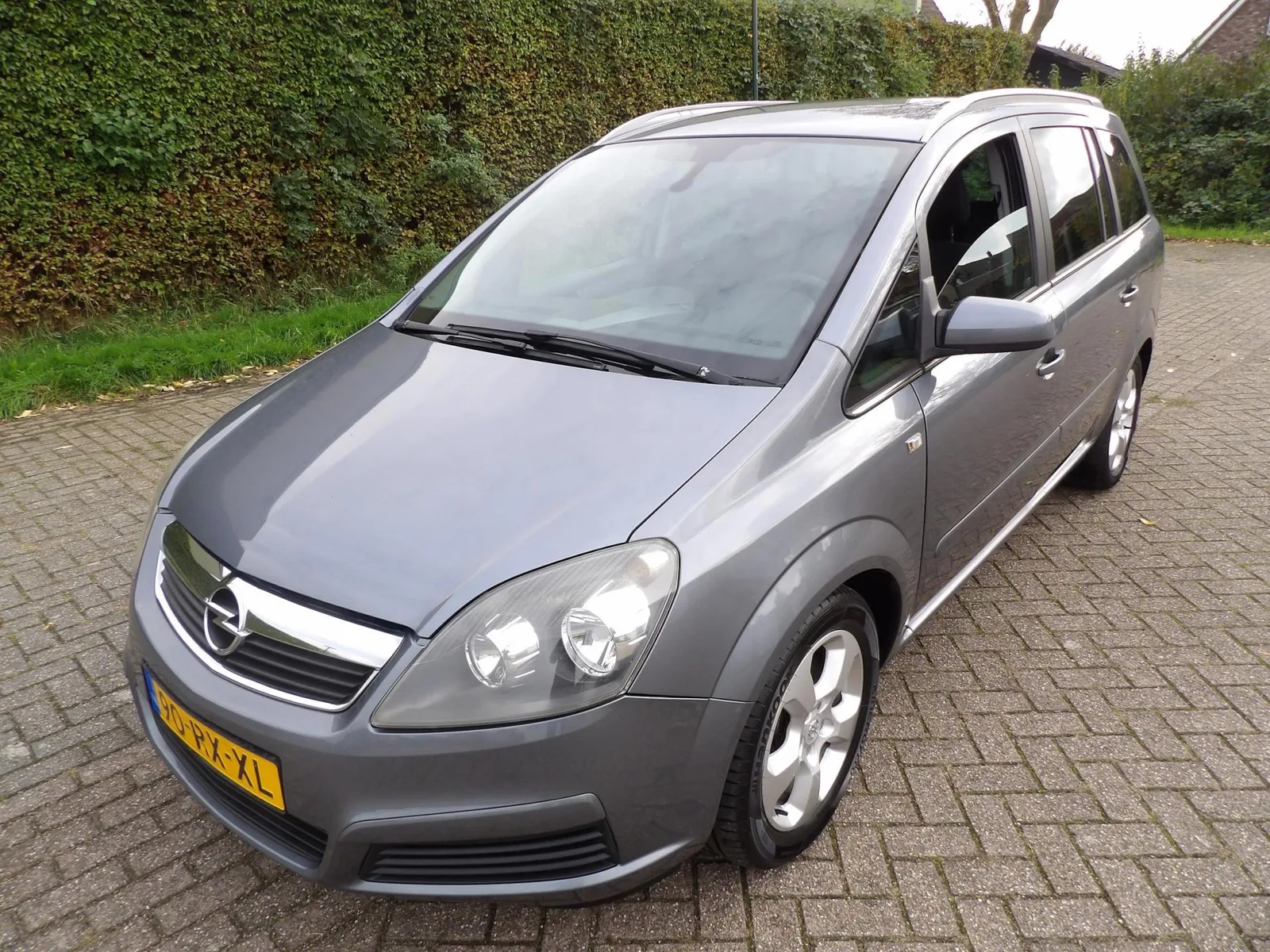 Opel Zafira (2005) — foto 1