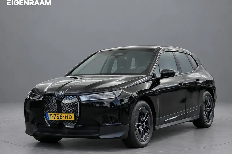 BMW iX (2023)