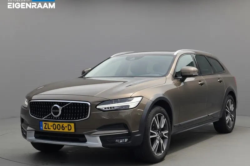 Volvo V90 Cross Country (2018)