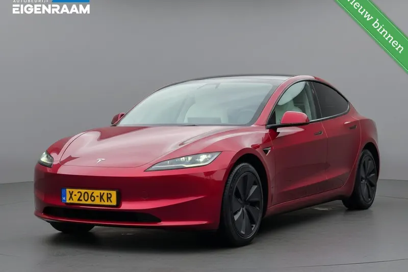 Tesla Model 3 (2023)