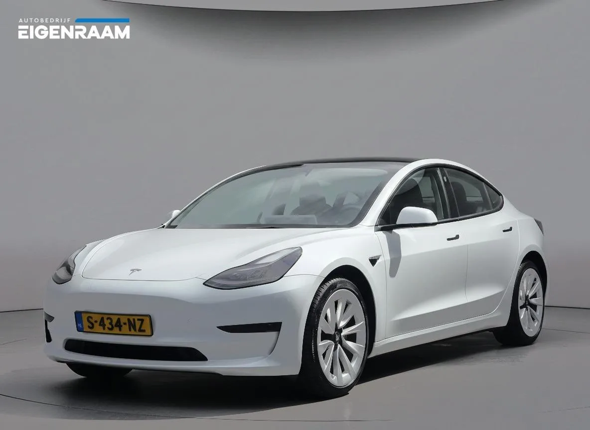 Tesla Model 3 (2023) — foto 1