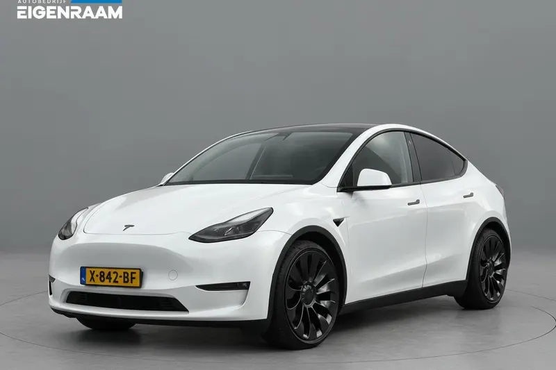 Tesla Model Y (2022)