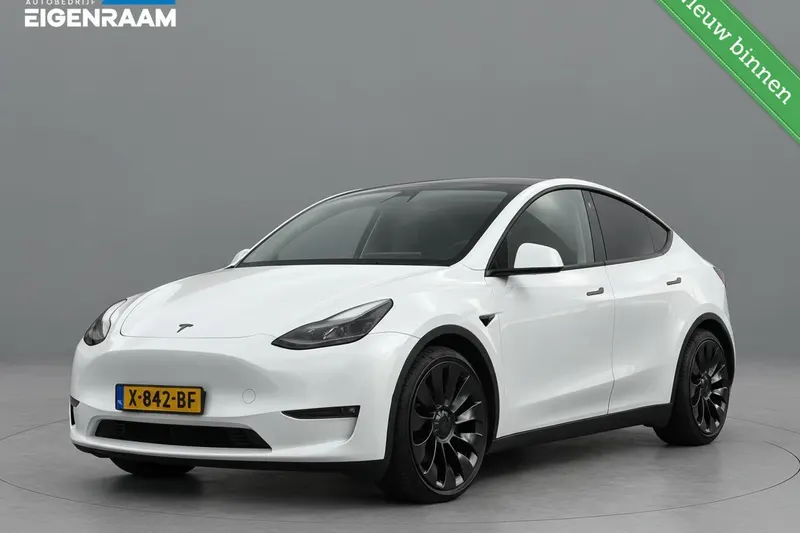 Tesla Model Y (2022)