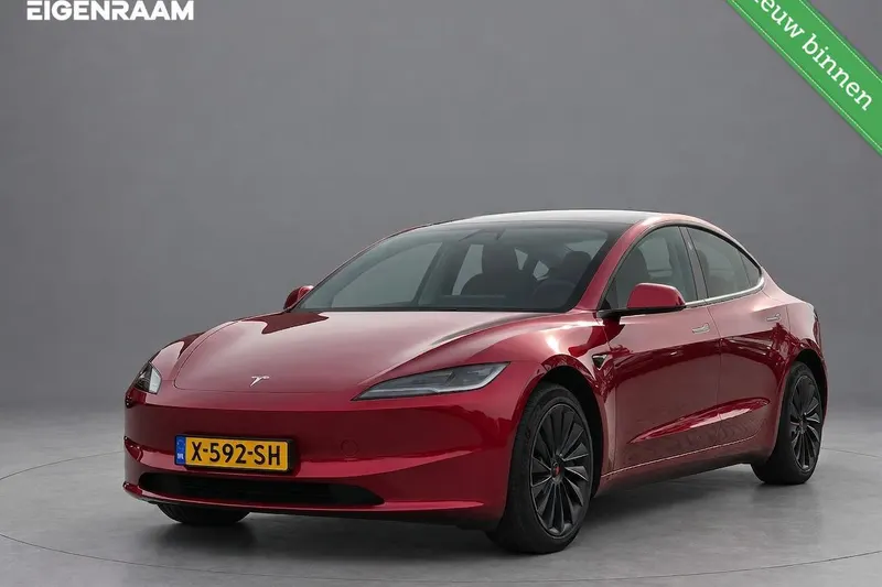 Tesla Model 3 (2024)