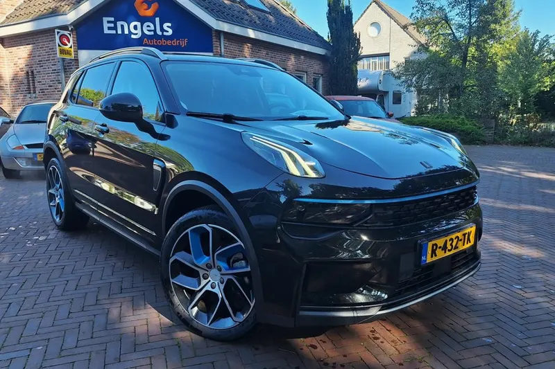 Lynk & Co 01 (2022)