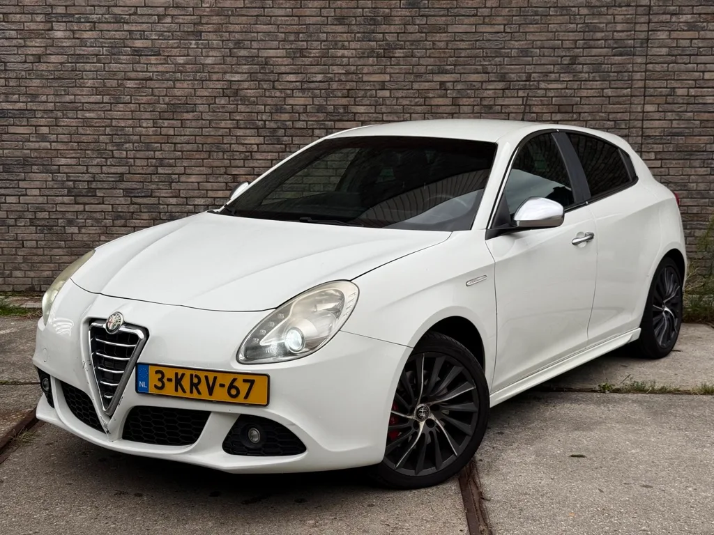 Alfa Romeo Giulietta (2013) — foto 1