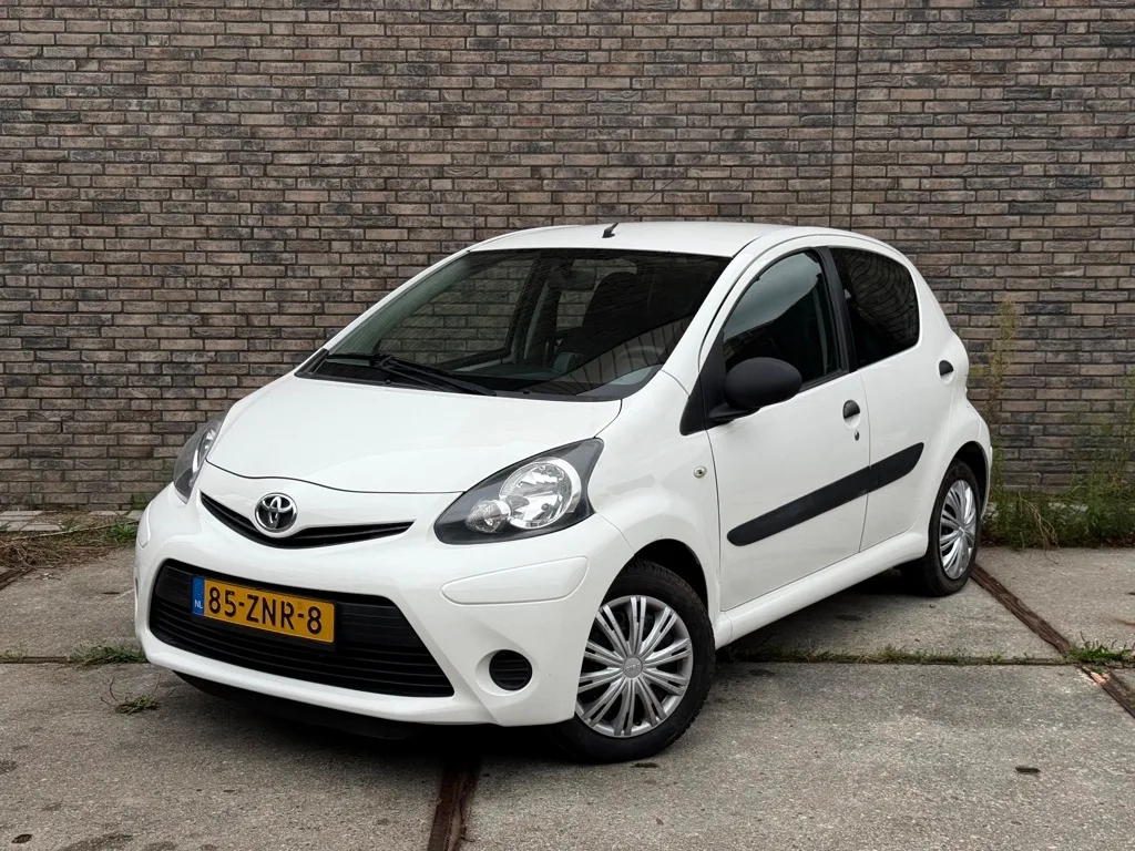 Toyota Aygo (2012) — foto 1