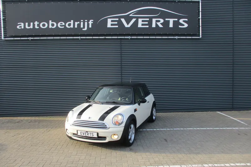 MINI Cooper (2009)
