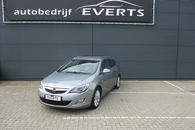 Opel Astra (2012)