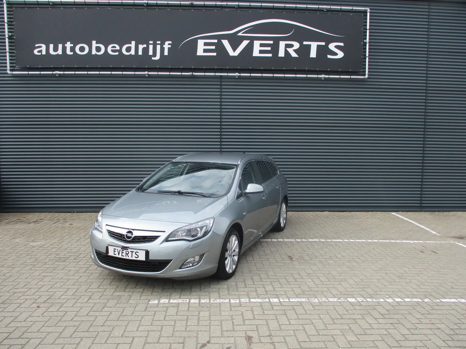 Opel Astra (2012) — foto 1