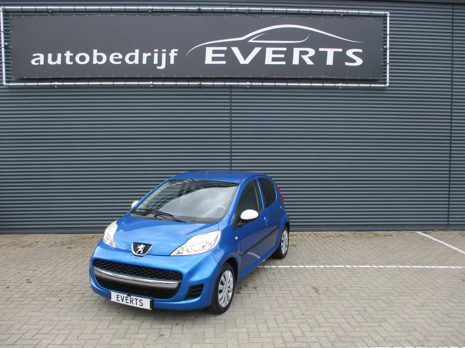 Peugeot 107 (2011) — foto 1