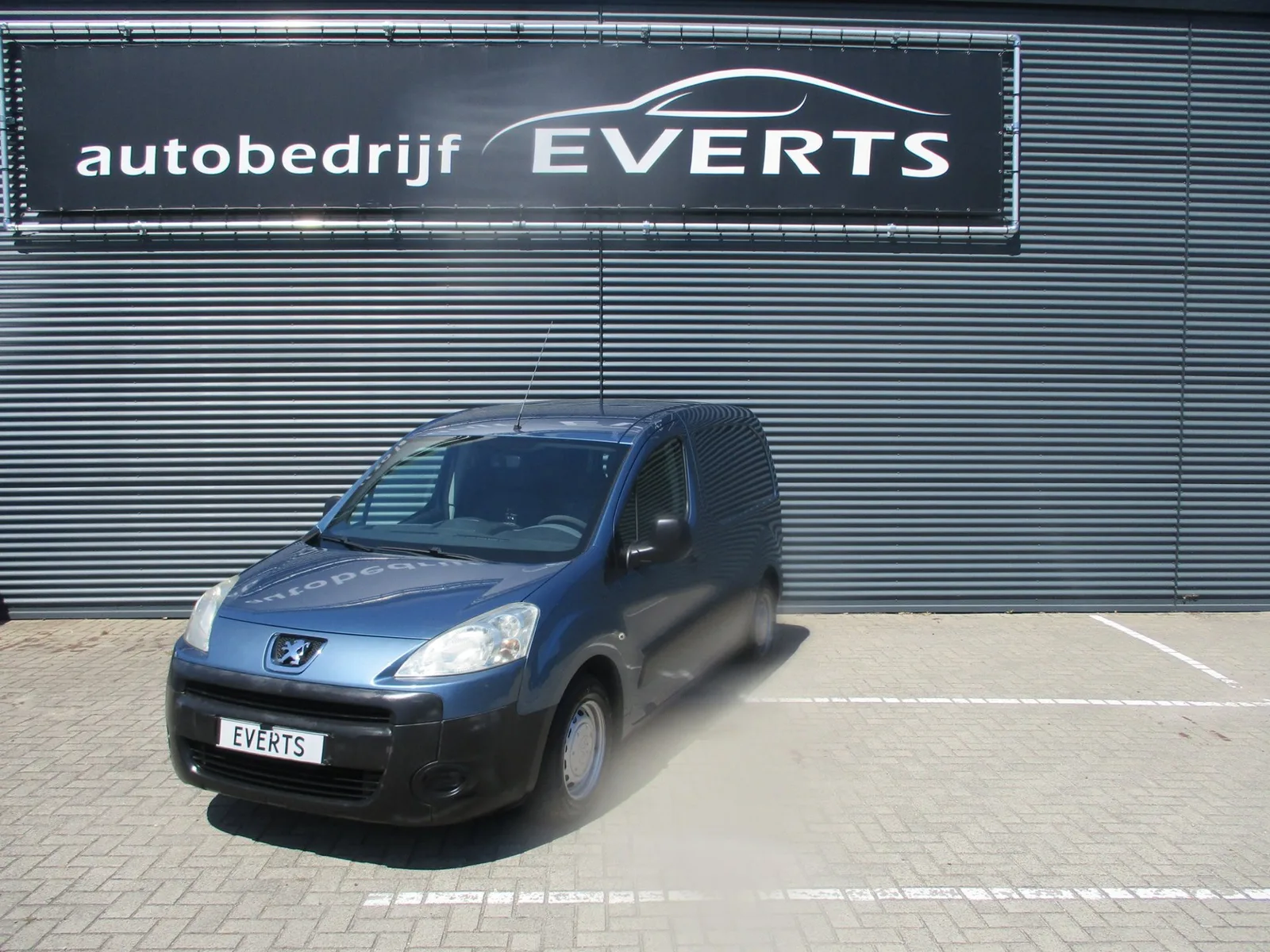 Peugeot Partner (2011) — foto 1