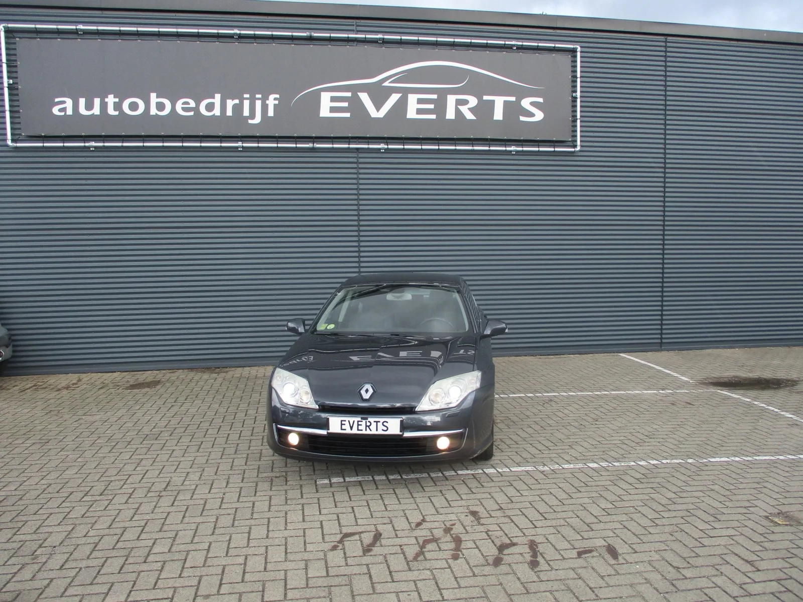 Renault Laguna (2008) — foto 1