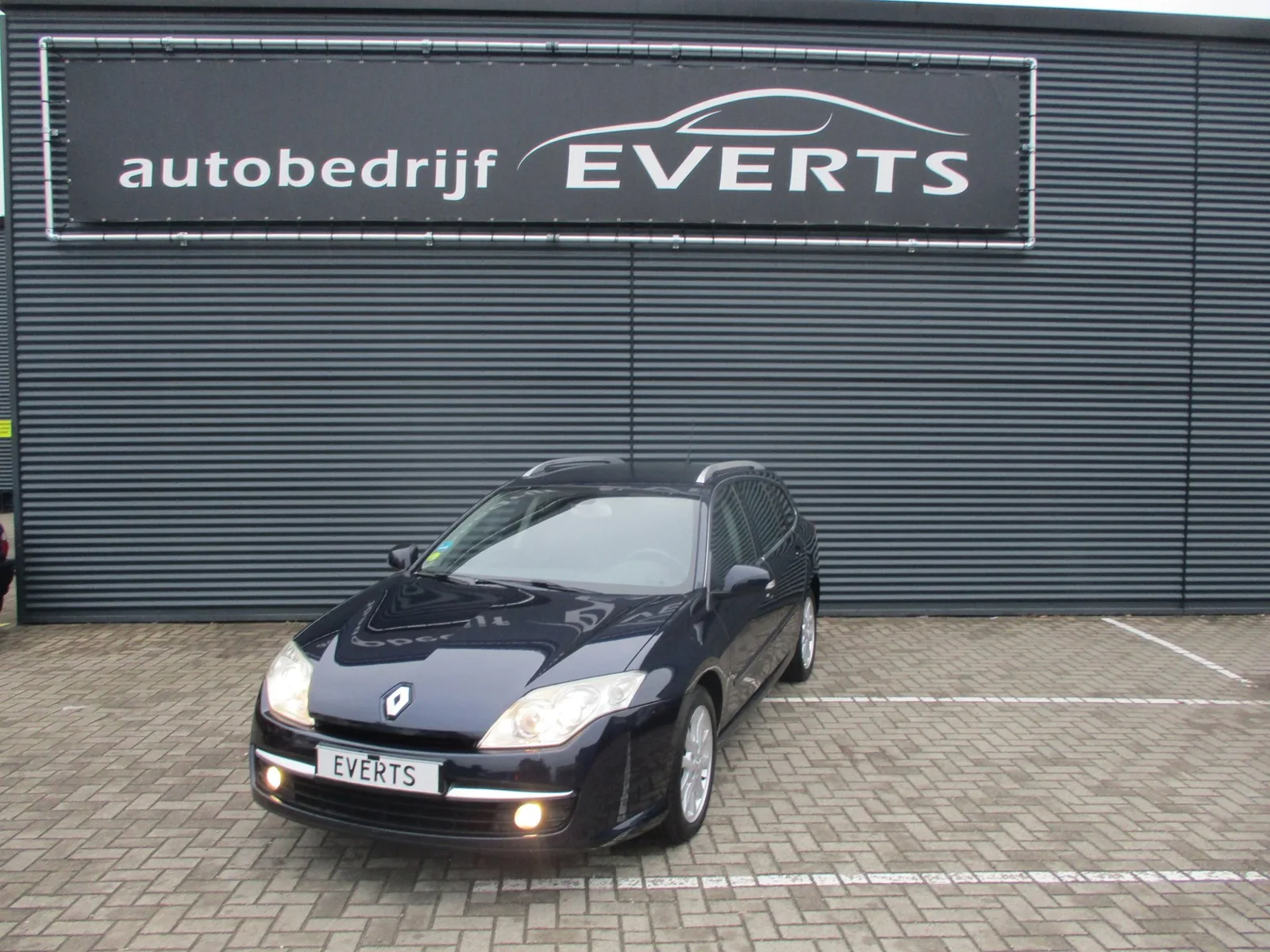 Renault Laguna (2008) — foto 1