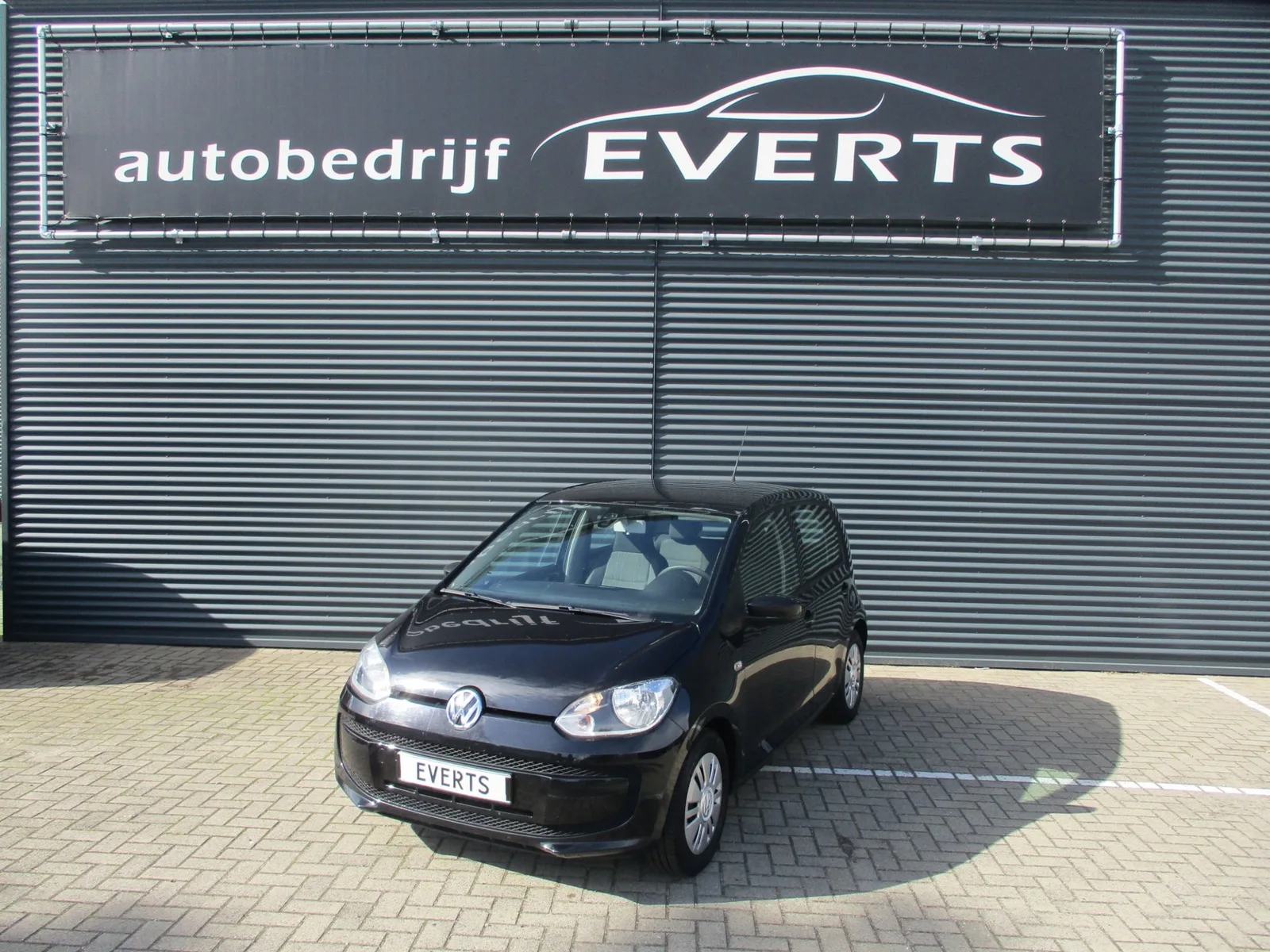 Volkswagen Up! (2013) — foto 1