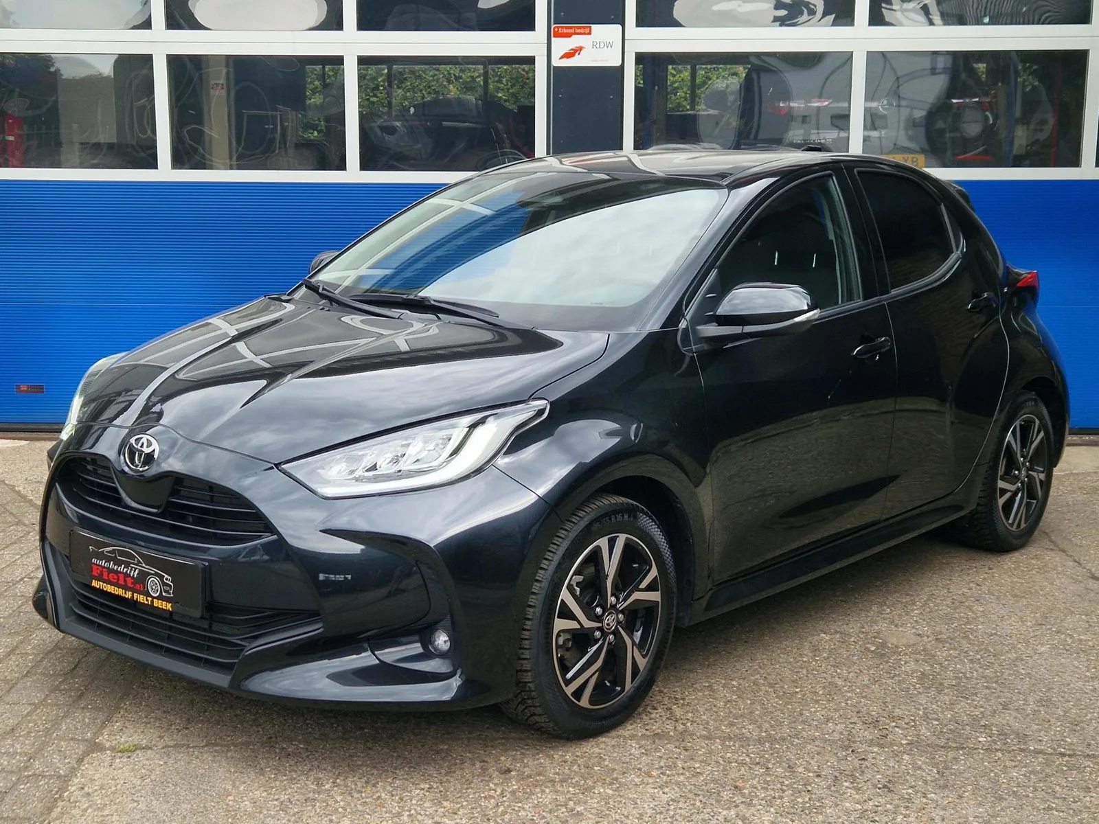 Toyota Yaris (2025) — foto 1
