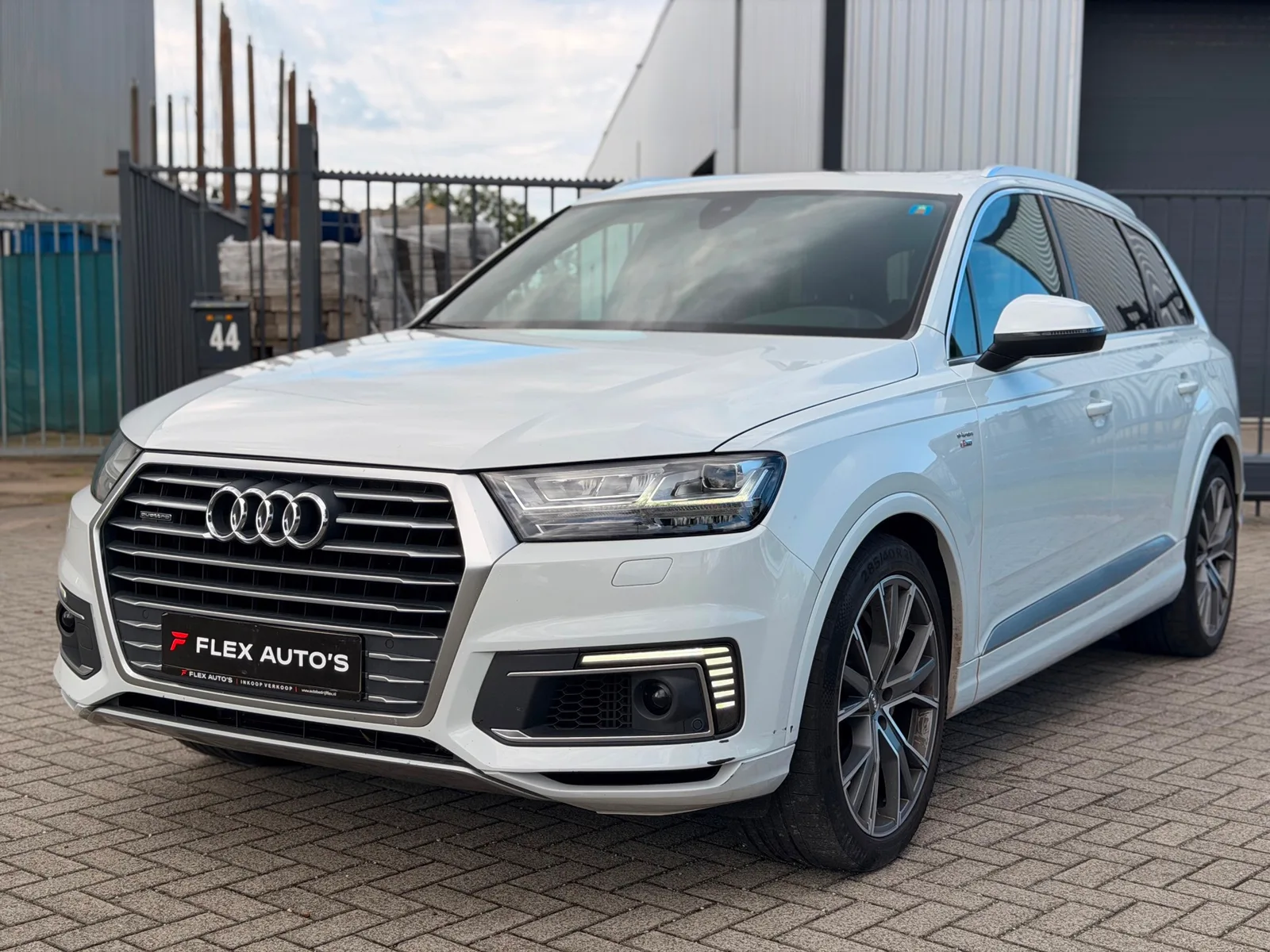 Audi Q7 (2016) — foto 1