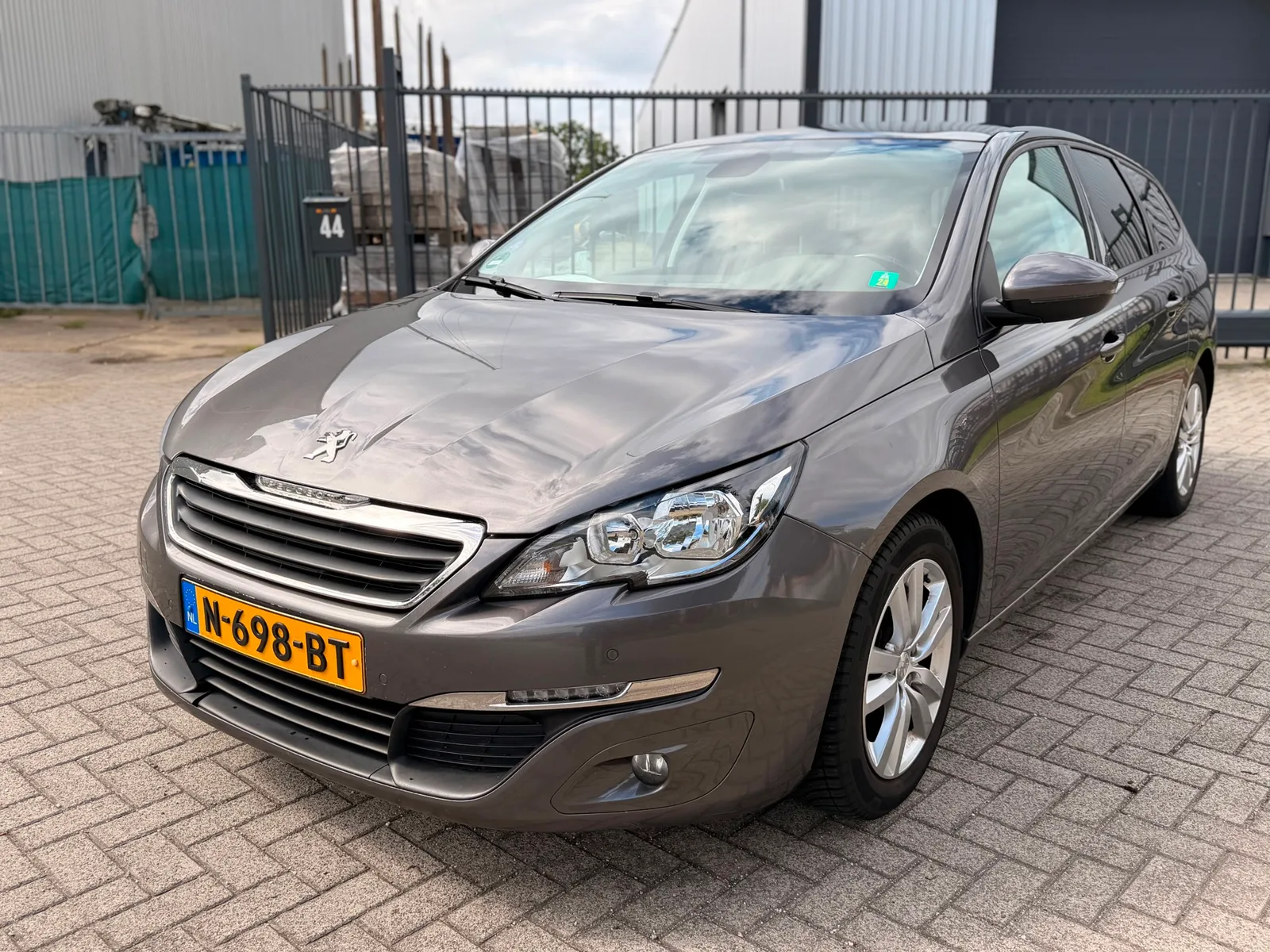 Peugeot 308 (2016) — foto 1