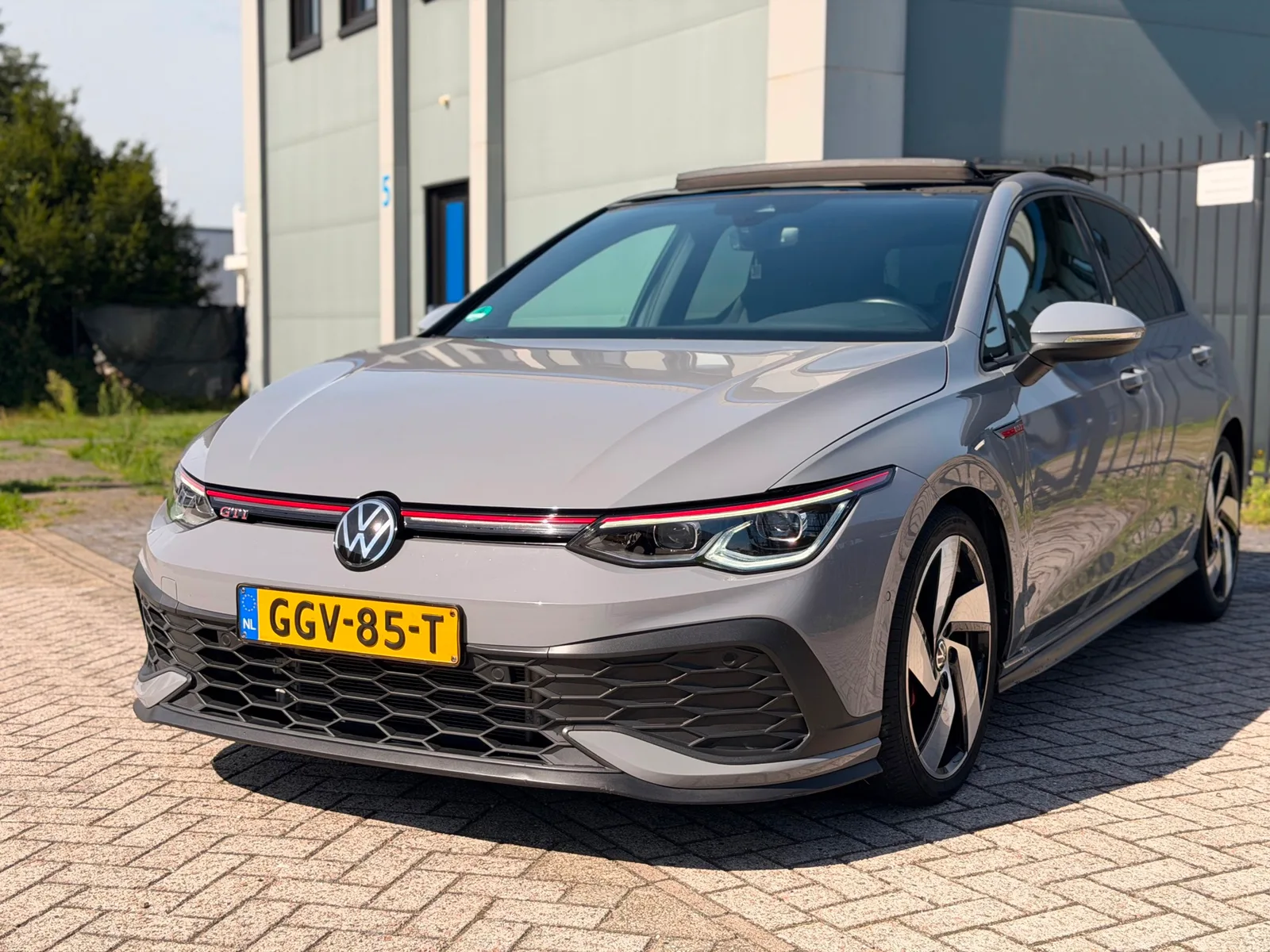 Volkswagen Golf (2021) — foto 1