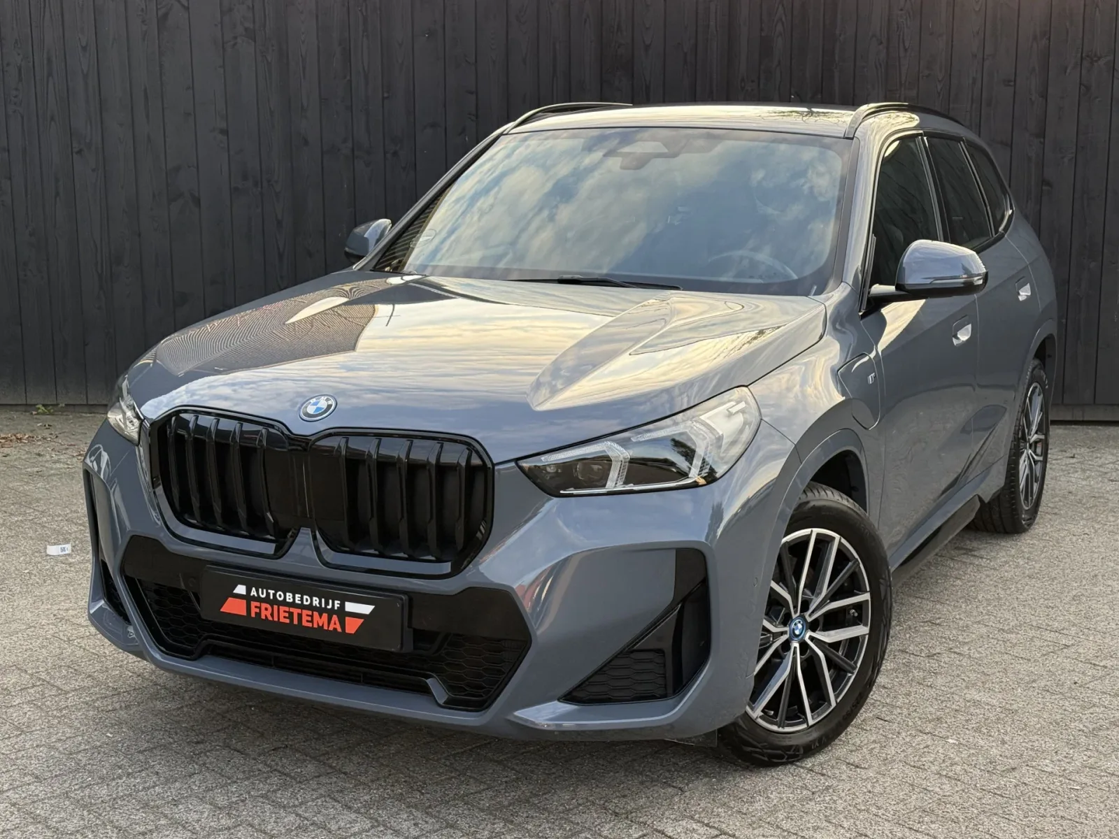 BMW X1 (2023) — foto 1