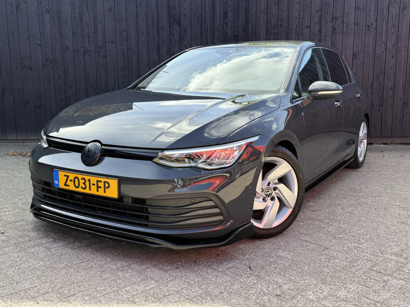 Volkswagen Golf (2020) — foto 1