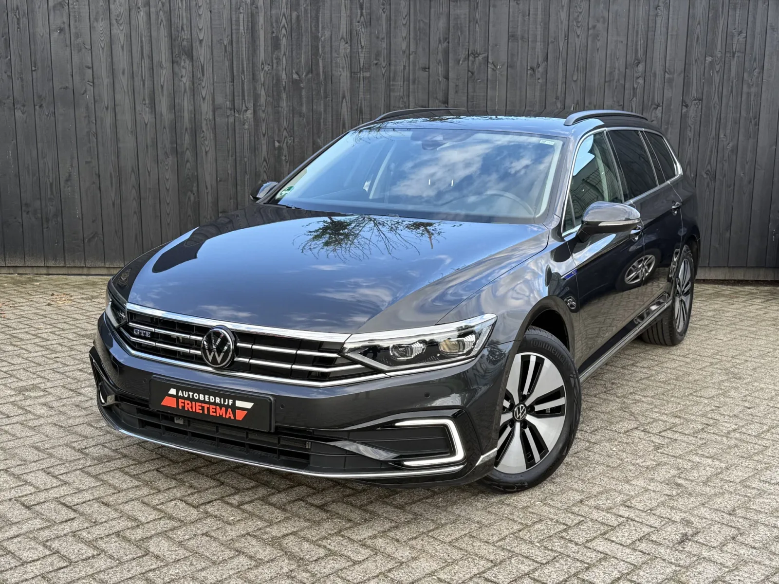 Volkswagen Passat (2022) — foto 1